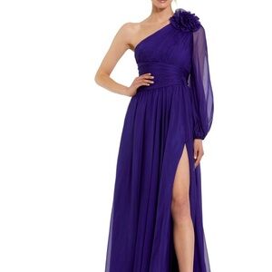 Mac Duggal dress One sleeve ruched chiffon gown with 3D flower. NWT.